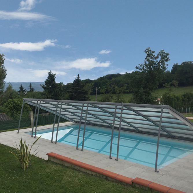 Abri piscine plat ouvert