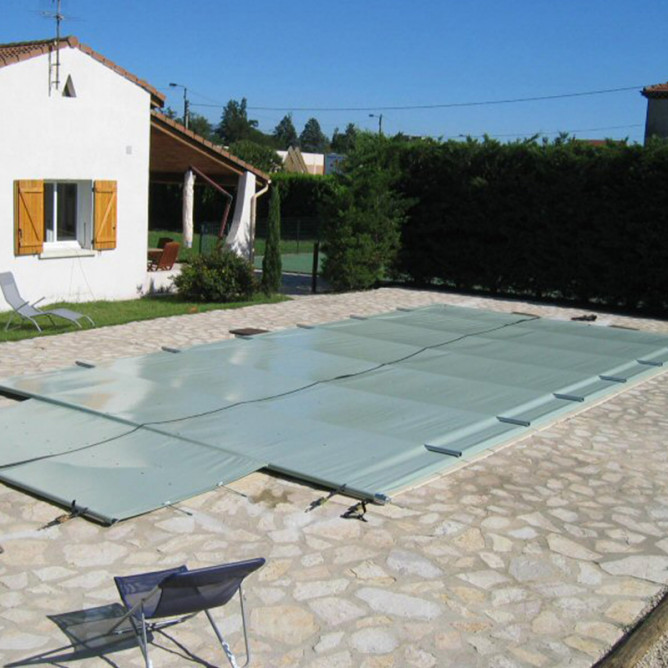 Patin de protection de margelle de piscine pour bache à barre 