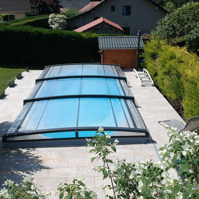 Abri de piscine télescopique prêt à poser 30cm