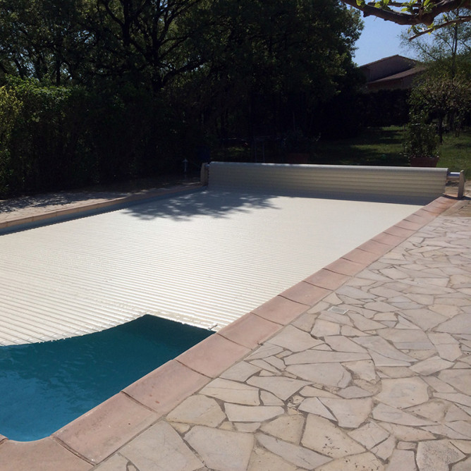 Volet Piscine Lames PVC Beige