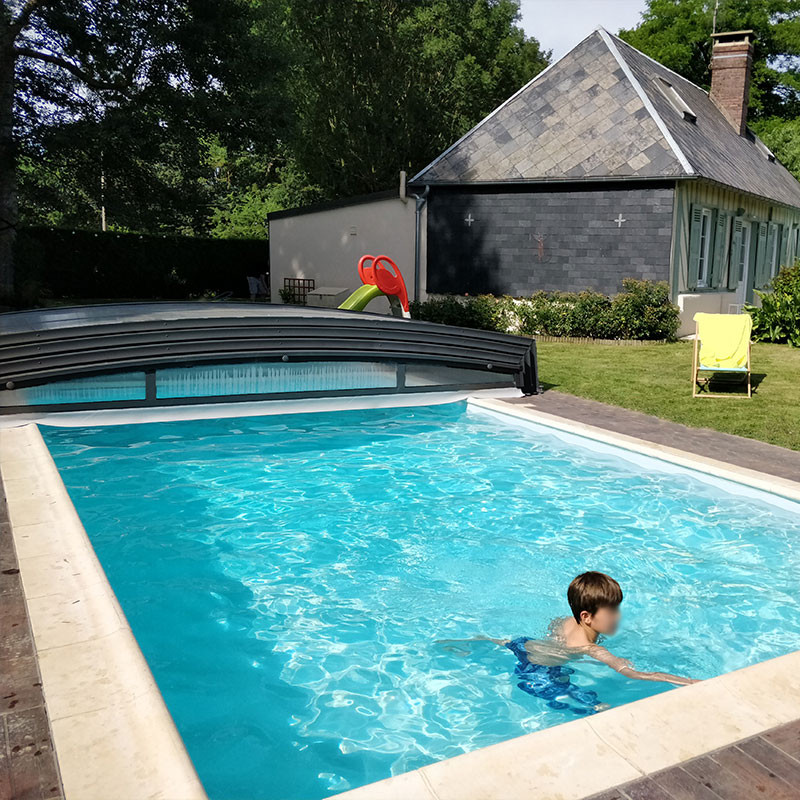 Achat abri de piscine : notre guide d'achat pour bien le choisir - Côté  Maison