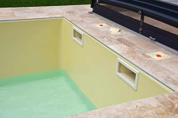 Rénovation skimmer piscine Remplacement des skimmers d'une piscine privée