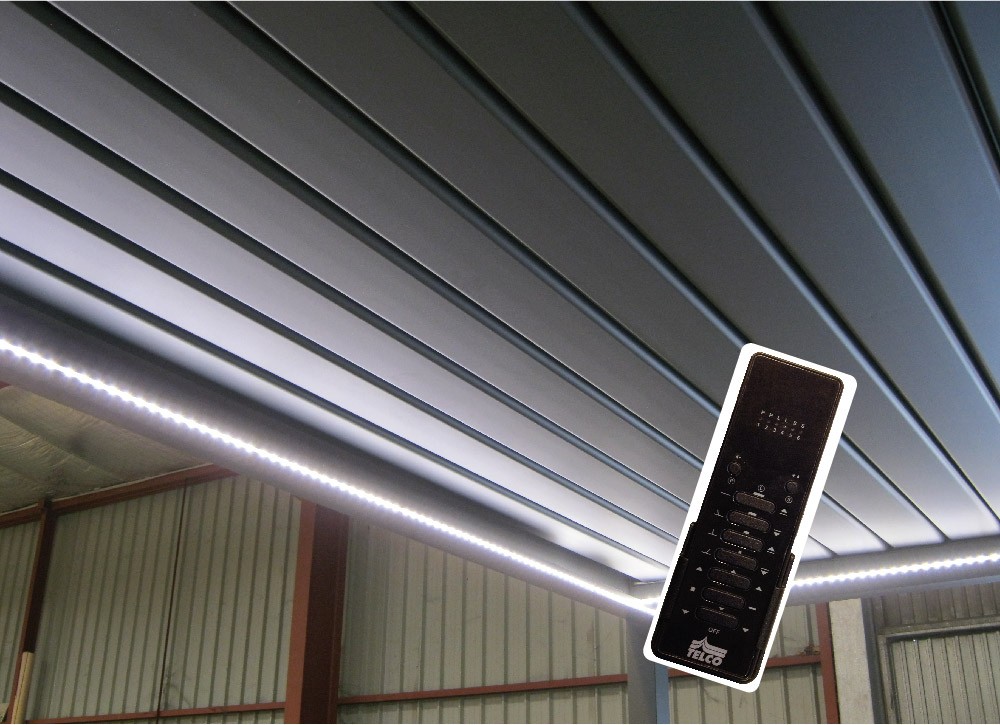 LED 3 côtés  3500°K Blanc Chaud 3000 Lumens (30 leds/m)