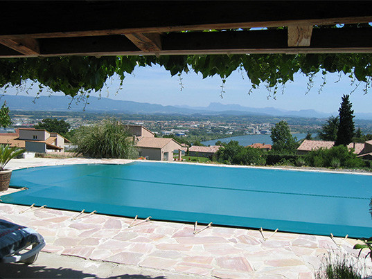 Tout ce qu'il faut savoir pour hiverner sa piscine